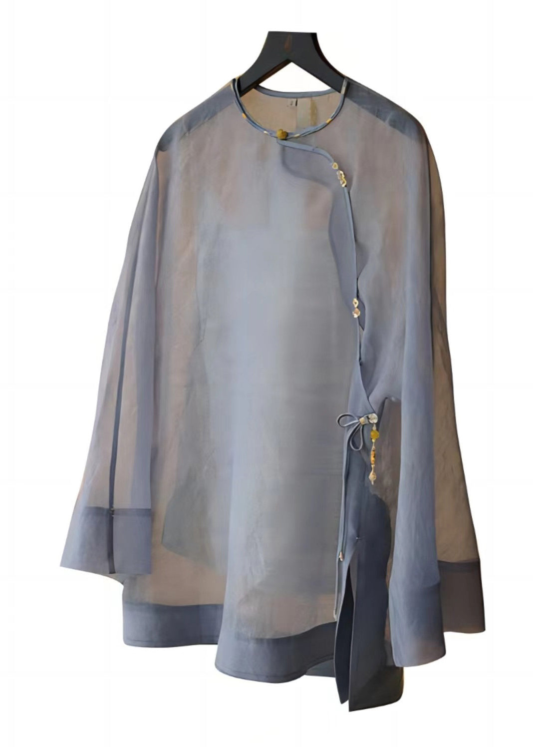 Well Tailored Shirt with a Graceful Silhouette
