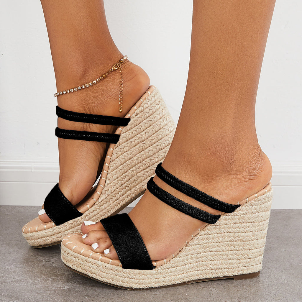 Graceful Orthopedic Sandals for Modern Look