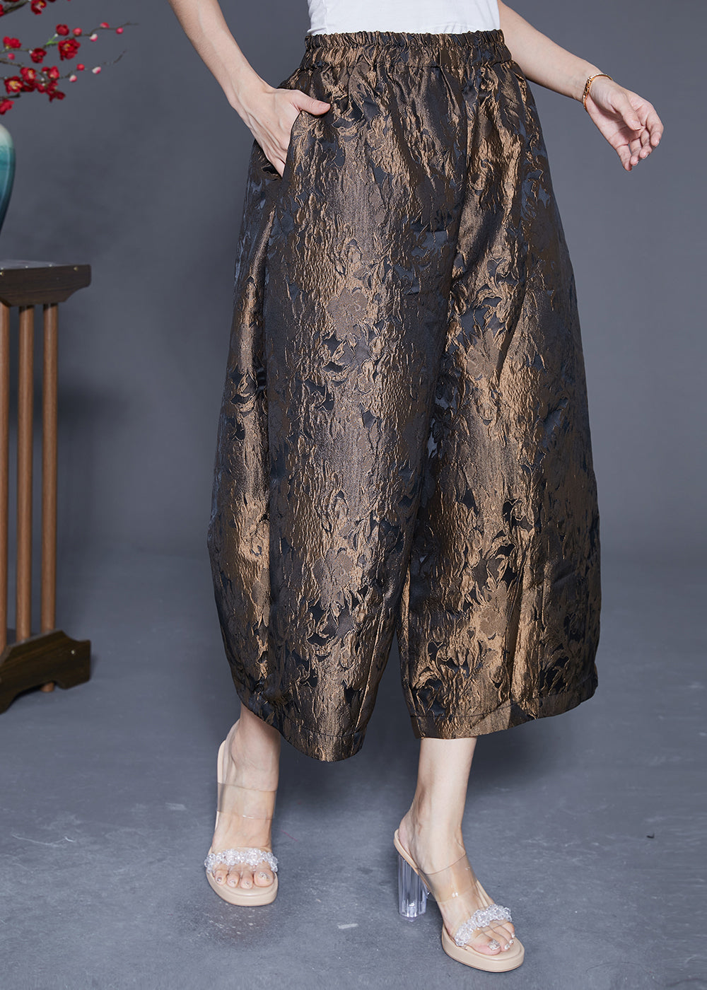 Well Tailored Pants with a Graceful Silhouette
