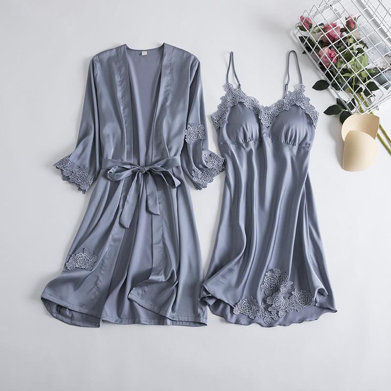 Finely Styled Garment with a Classic Vintage Look