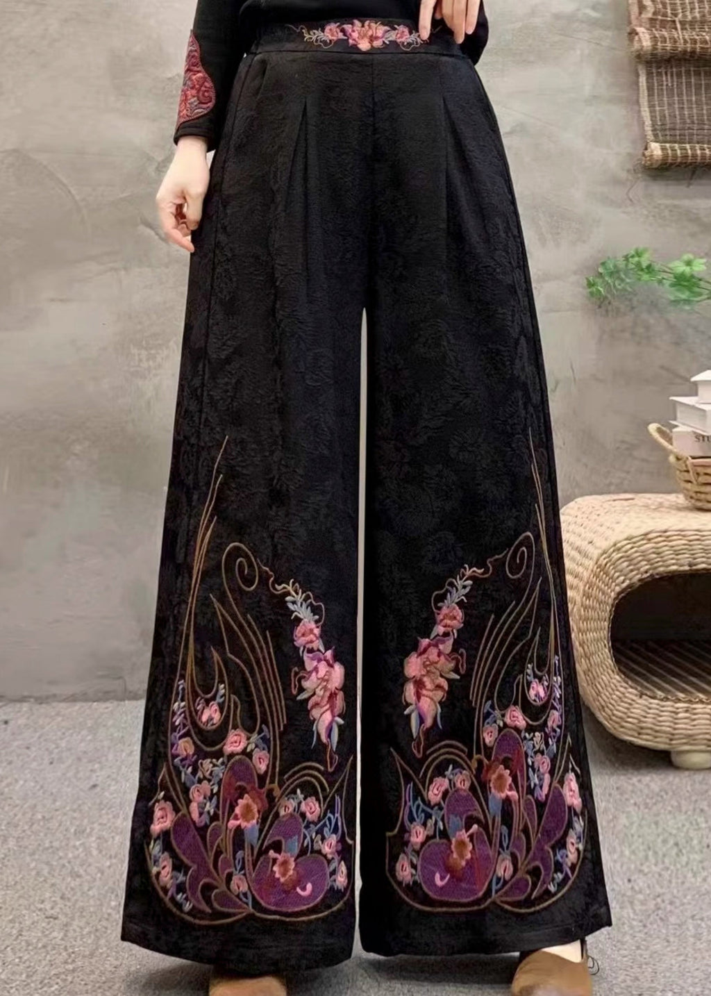 Elegantly Styled Pants for Everyday Wear