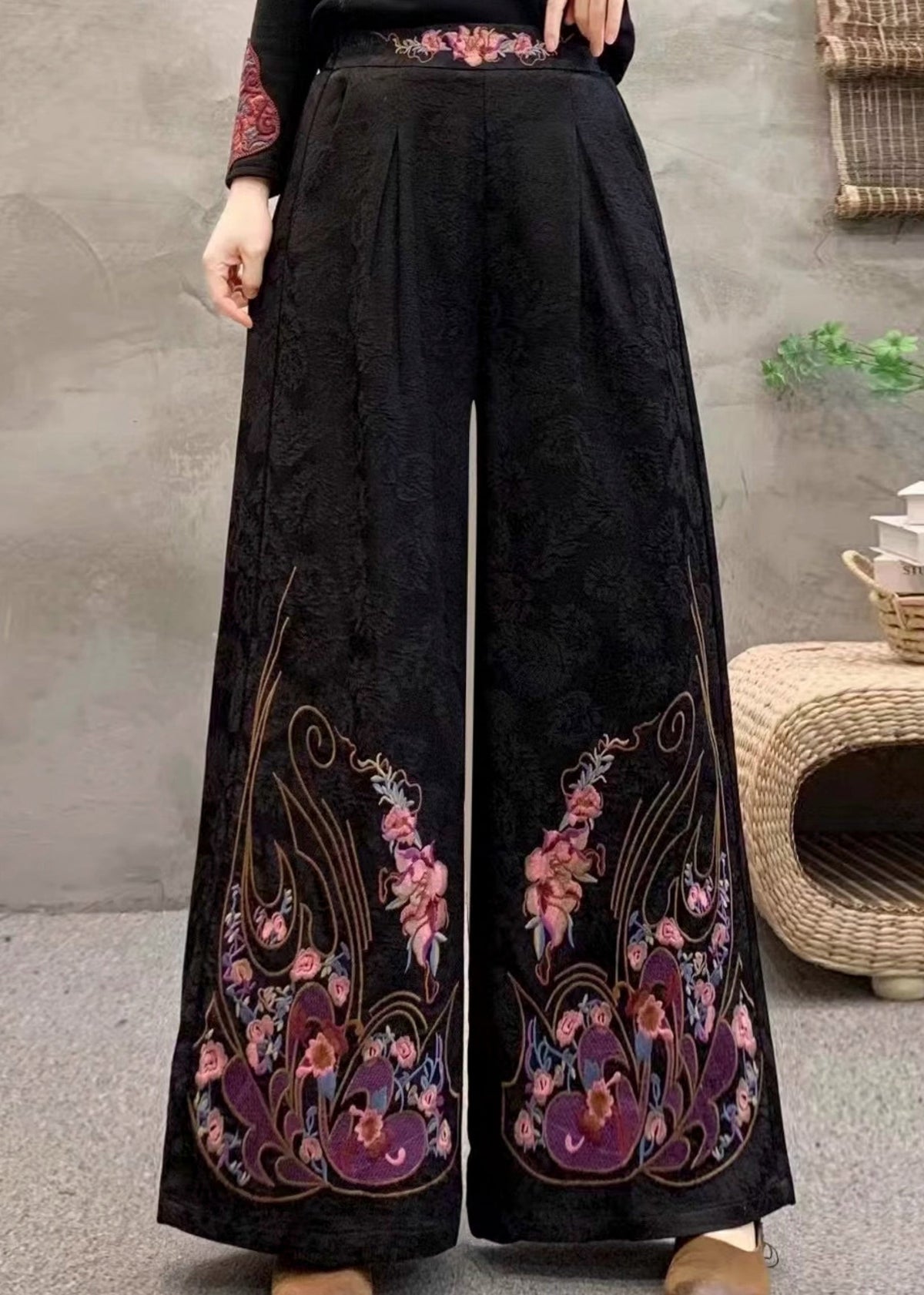 Elegantly Styled Pants for Everyday Wear