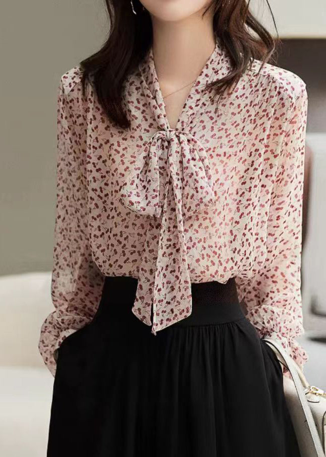 Effortlessly Elegant Top with a Timeless Design