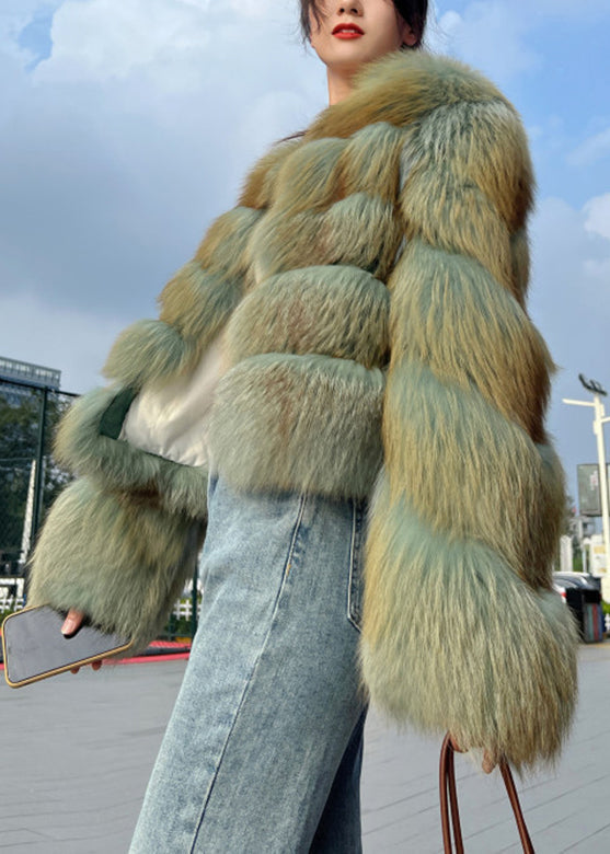 Well Tailored Coat with a Graceful Silhouette