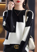 Well Tailored Sweater with a Graceful Silhouette