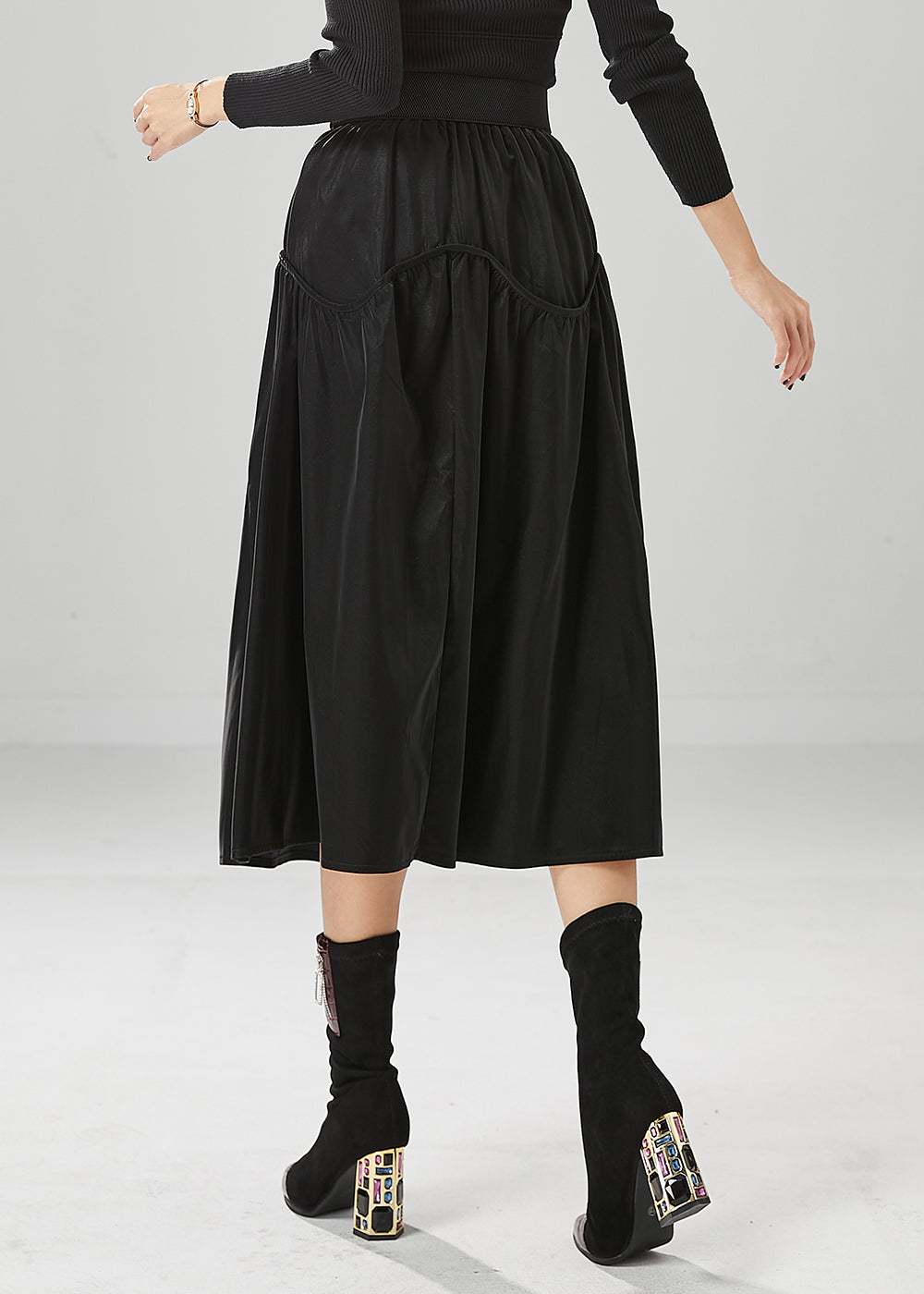 Sophisticated Garment with a Clean Classic Look
