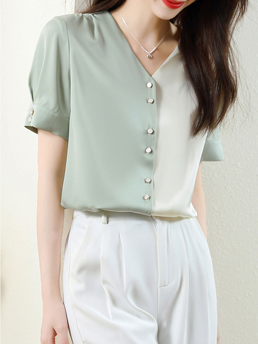 Well Tailored Shirt with a Graceful Silhouette