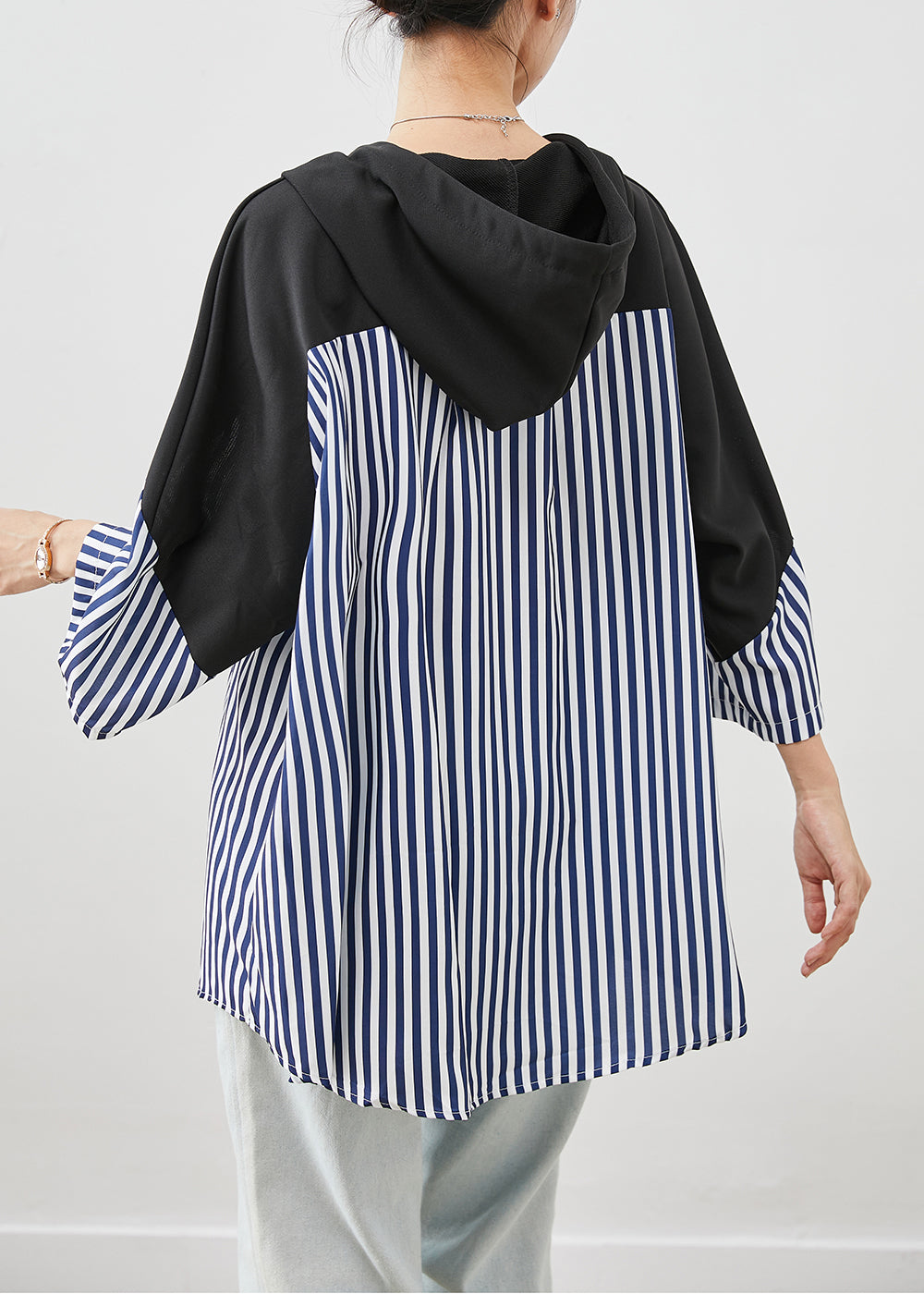 Classic Vintage Shirt with a Flattering Fit
