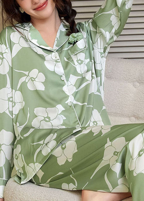 Sophisticated Garment with a Clean Classic Look