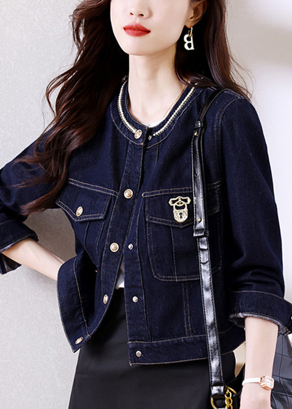 Elegantly Styled Coat for Everyday Wear