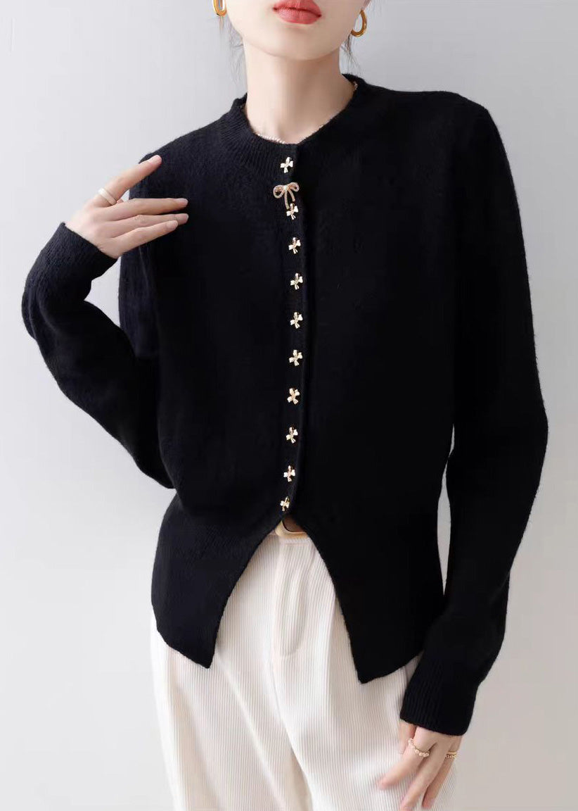 Effortlessly Elegant Cardigan with a Timeless Design