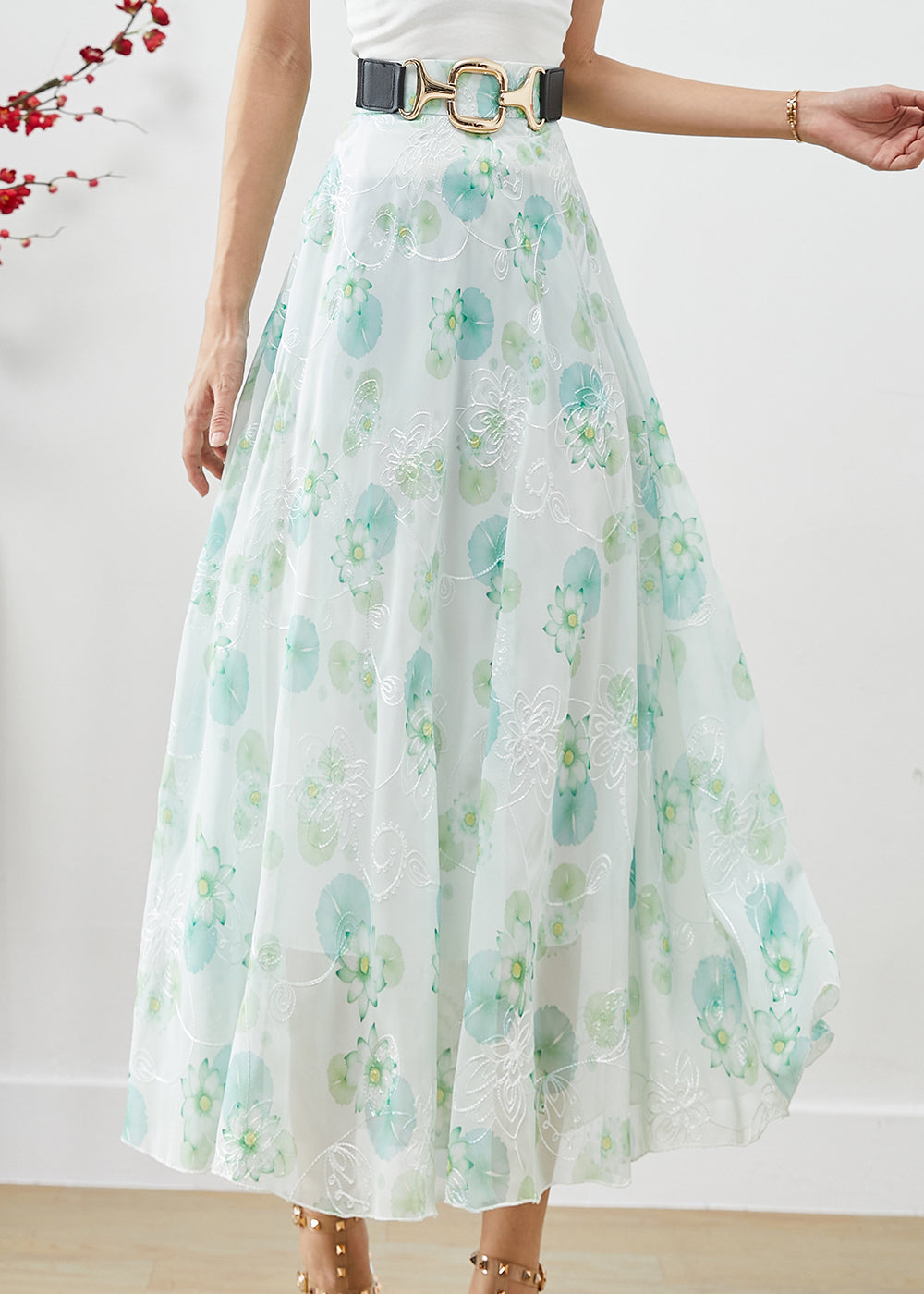 Well Tailored Garment with a Graceful Silhouette