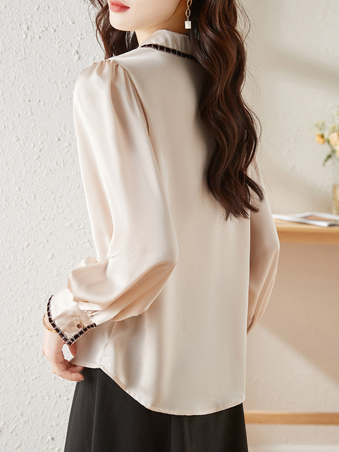 Classic Vintage & Enduringly Stylish Blouse