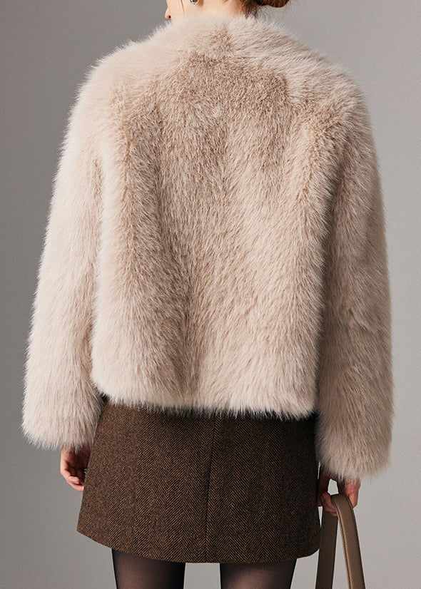 Effortlessly Elegant Coat with a Timeless Design