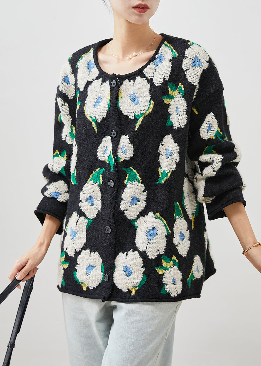Gracefully Styled Cardigan for Any Occasion