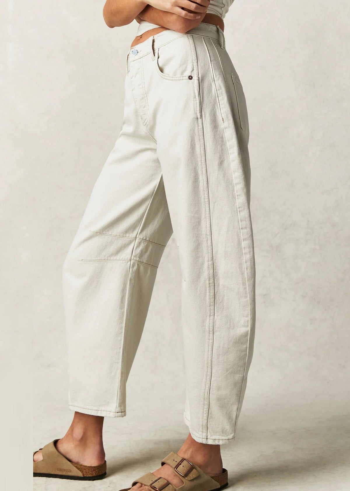 Well Tailored Pants with a Graceful Silhouette