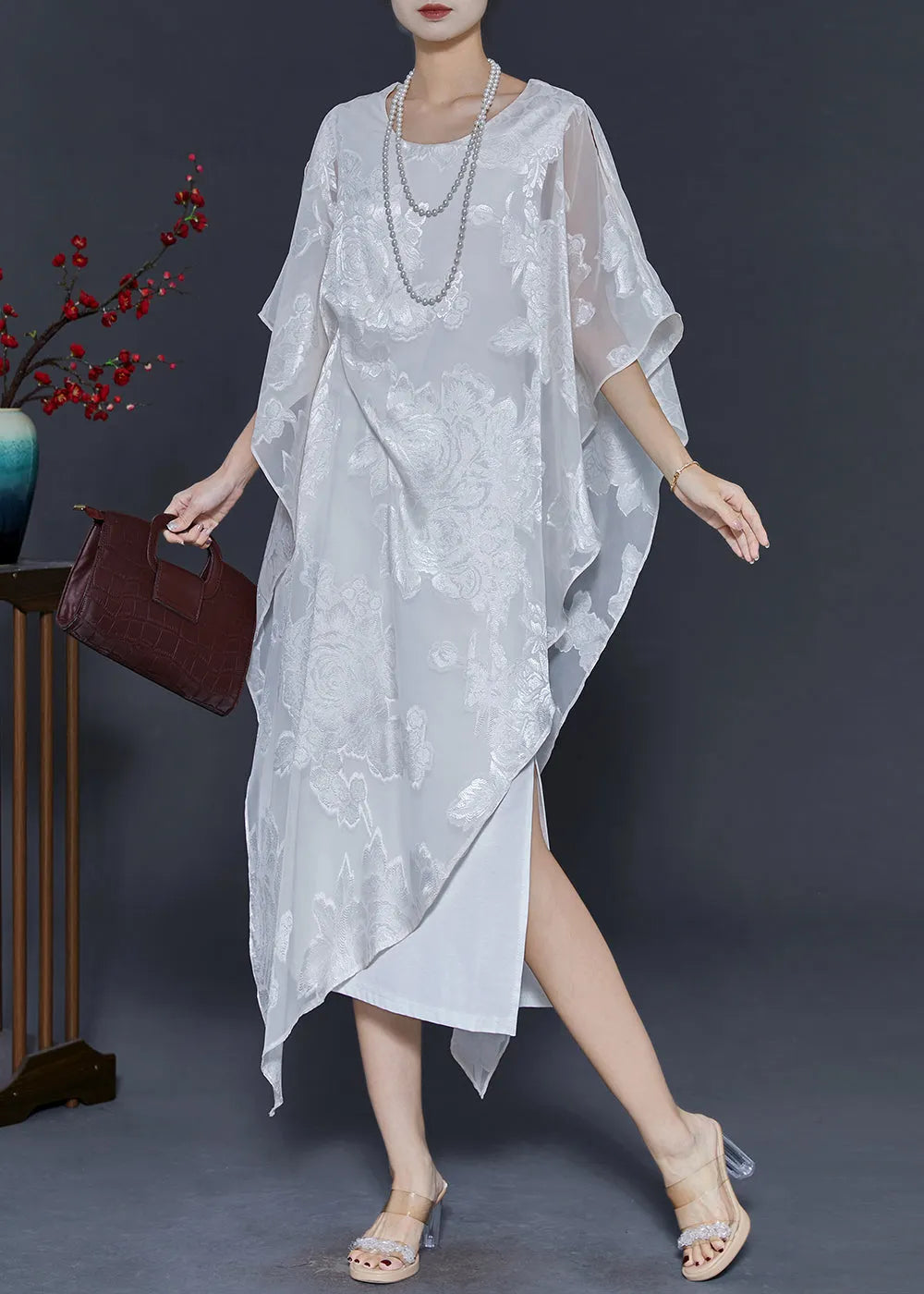 Beautifully Finished Dress in a Timeless Design