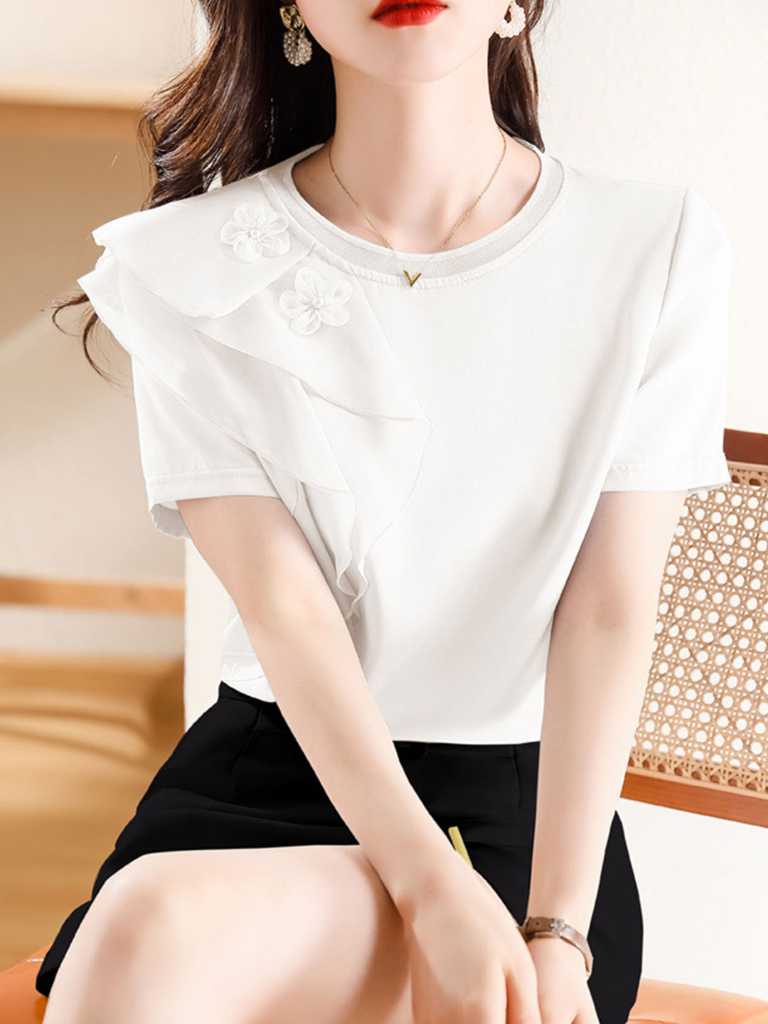 Beautifully Finished Top in a Timeless Design