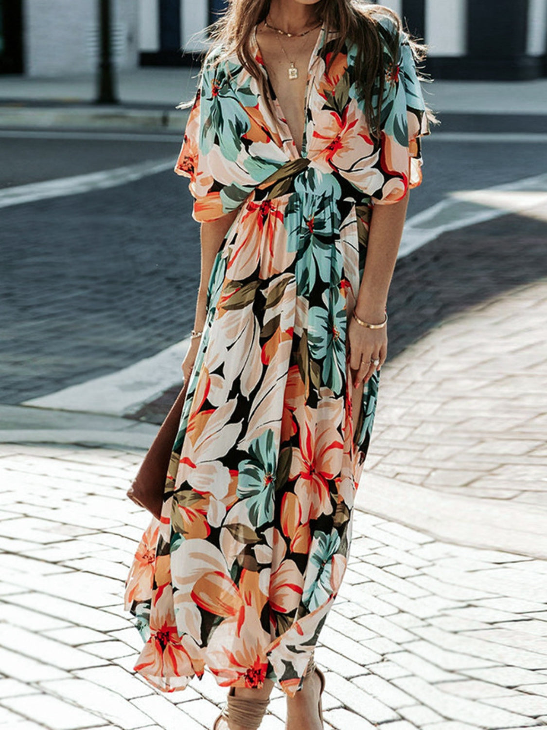 Beautifully Finished Dress in a Timeless Design