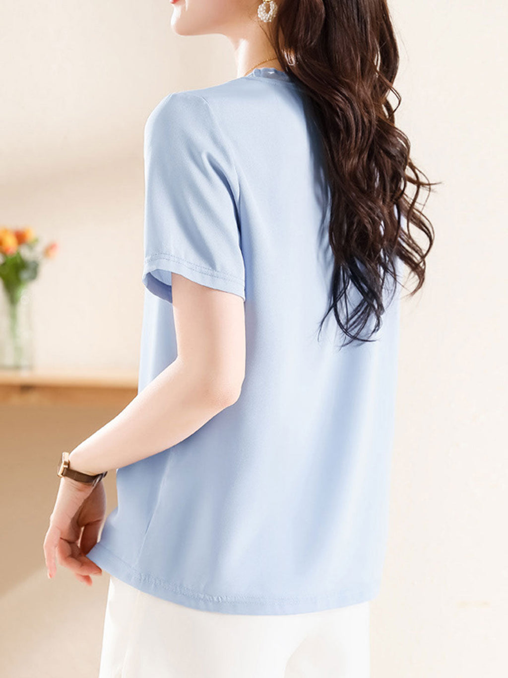 Beautifully Finished Top in a Timeless Design