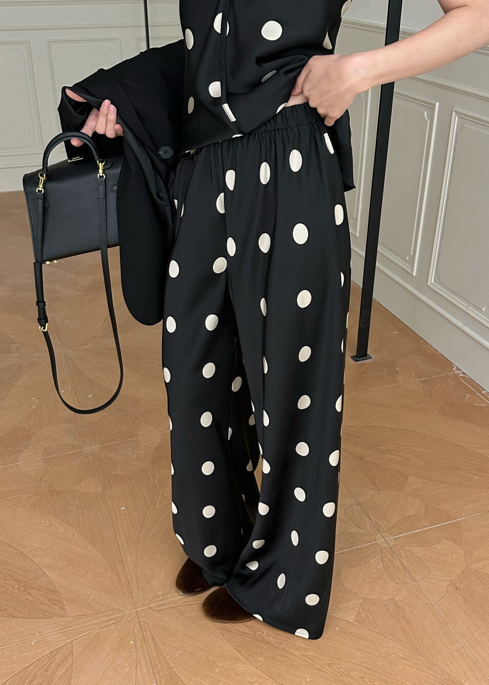 Sophisticated Pants with a Clean Classic Look