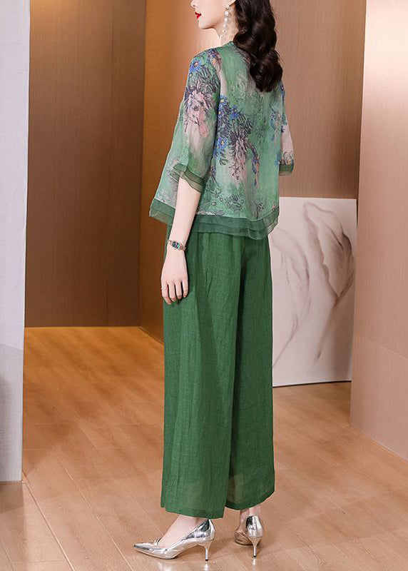 Effortlessly Elegant Garment with a Timeless Design