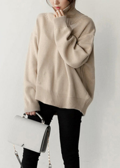 Well Tailored Sweater with a Graceful Silhouette