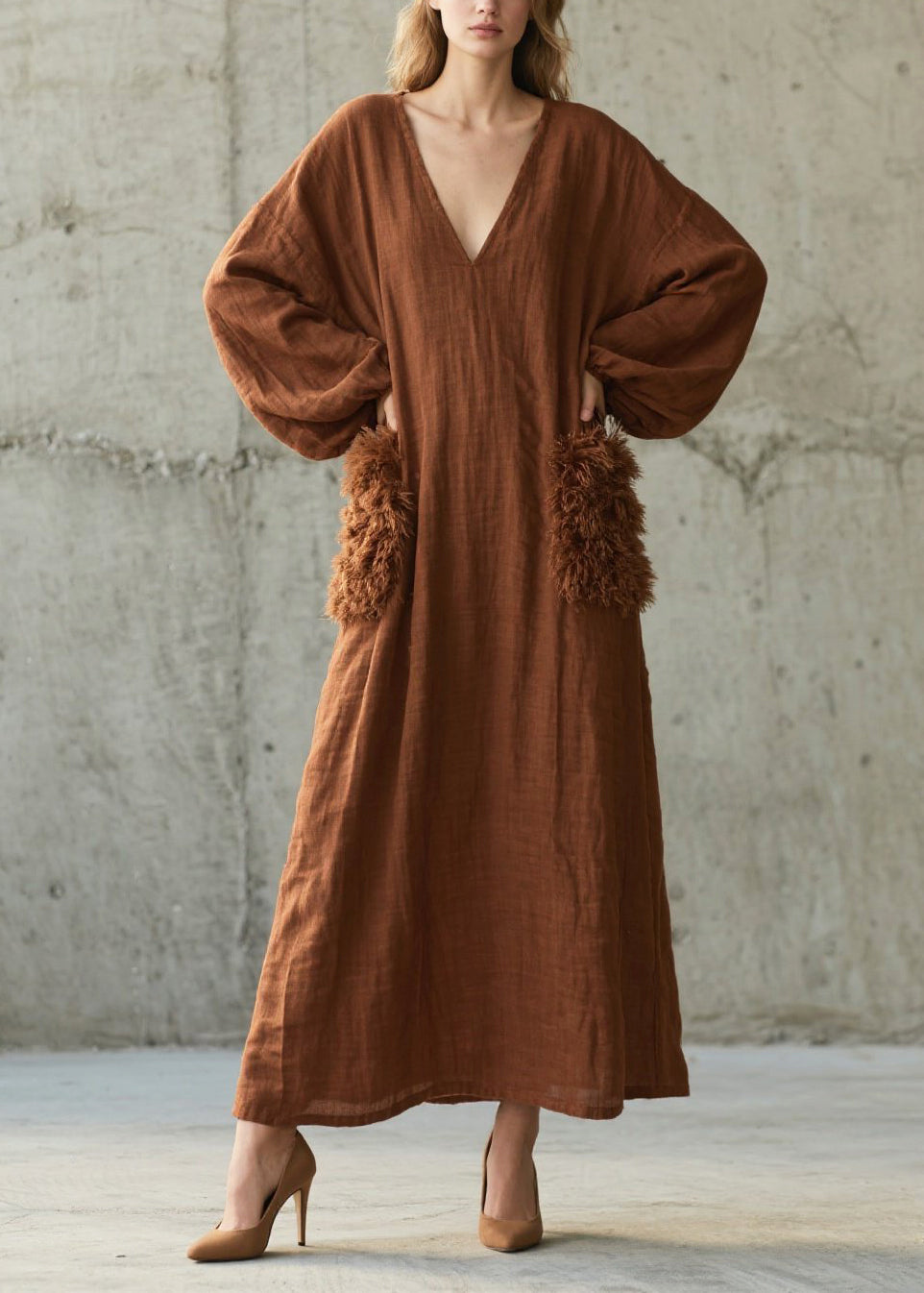 Beautifully Finished Dress in a Timeless Design