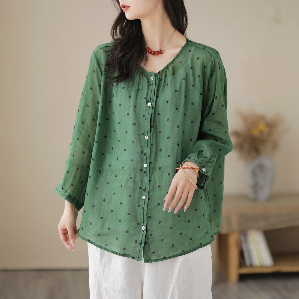 Well Tailored Blouse with a Graceful Silhouette