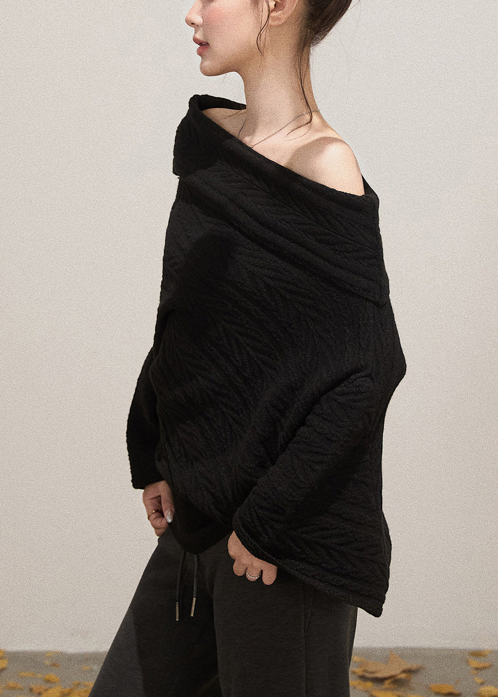 Effortlessly Elegant Sweater with a Timeless Design