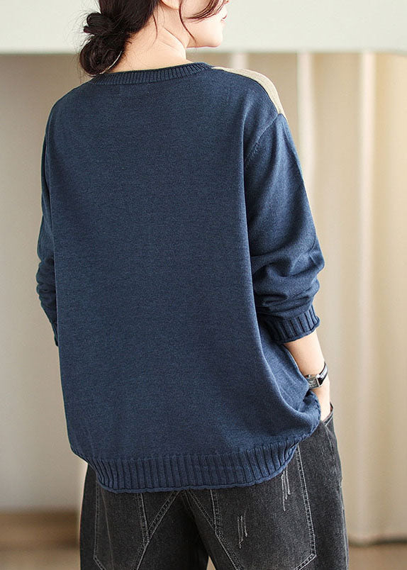 Classic Vintage Sweater with a Flattering Fit