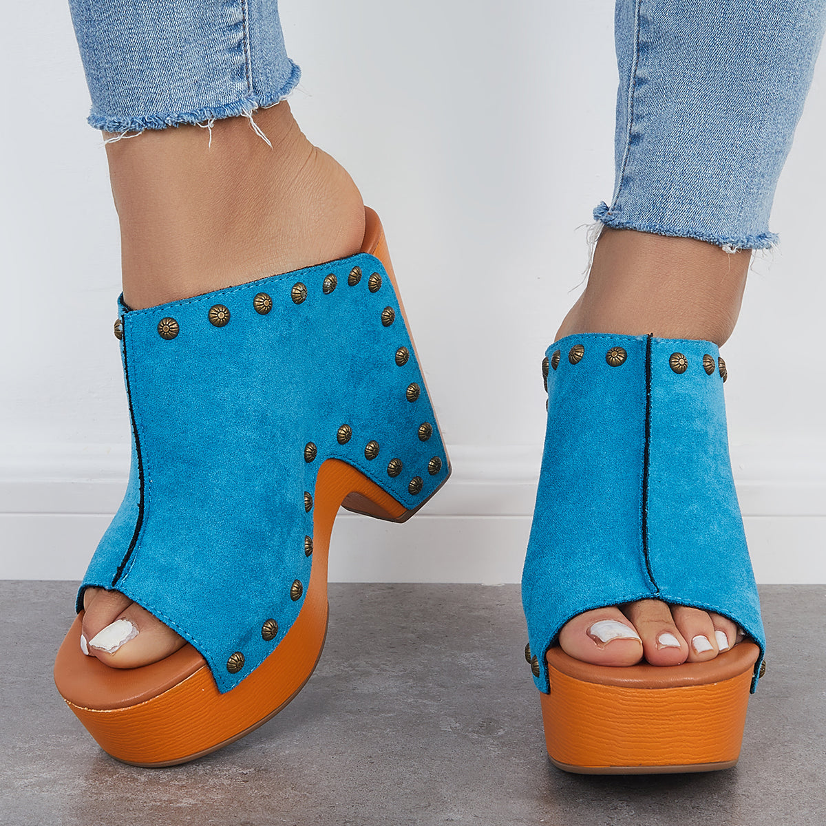 Chic Orthopedic Sandals with Unique Design