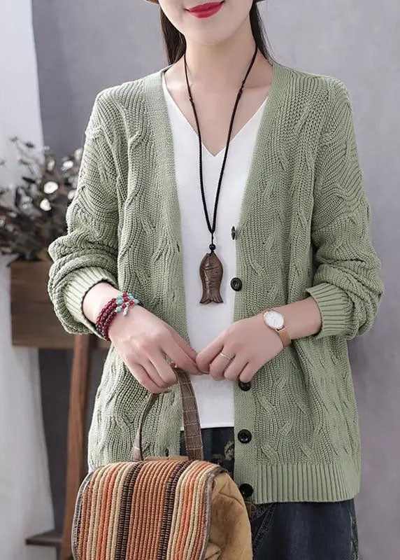 Effortlessly Elegant Sweater with a Timeless Design