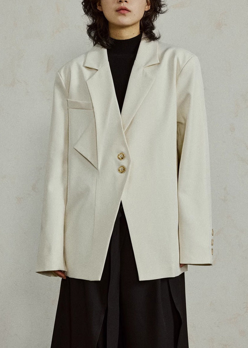 Beautifully Finished Coat in a Timeless Design