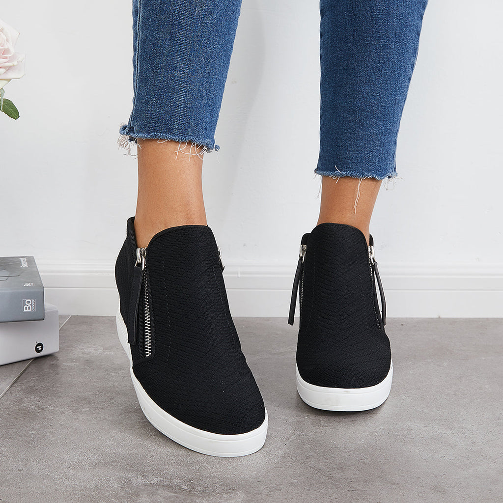 Classic Orthopedic Sneakers with Timeless Style
