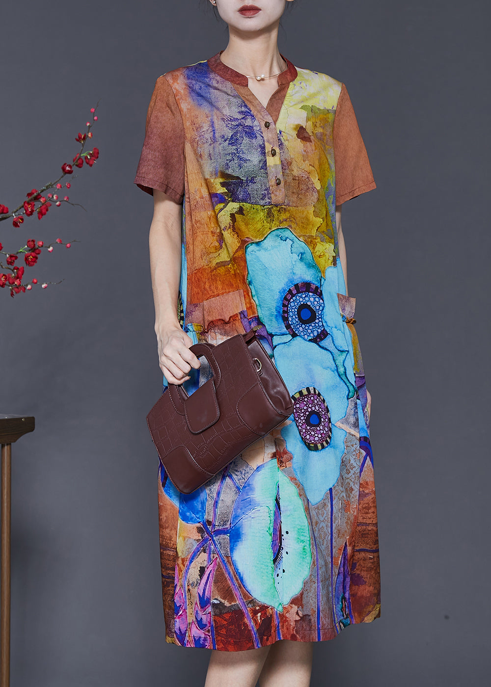 Beautifully Finished Dress in a Timeless Design