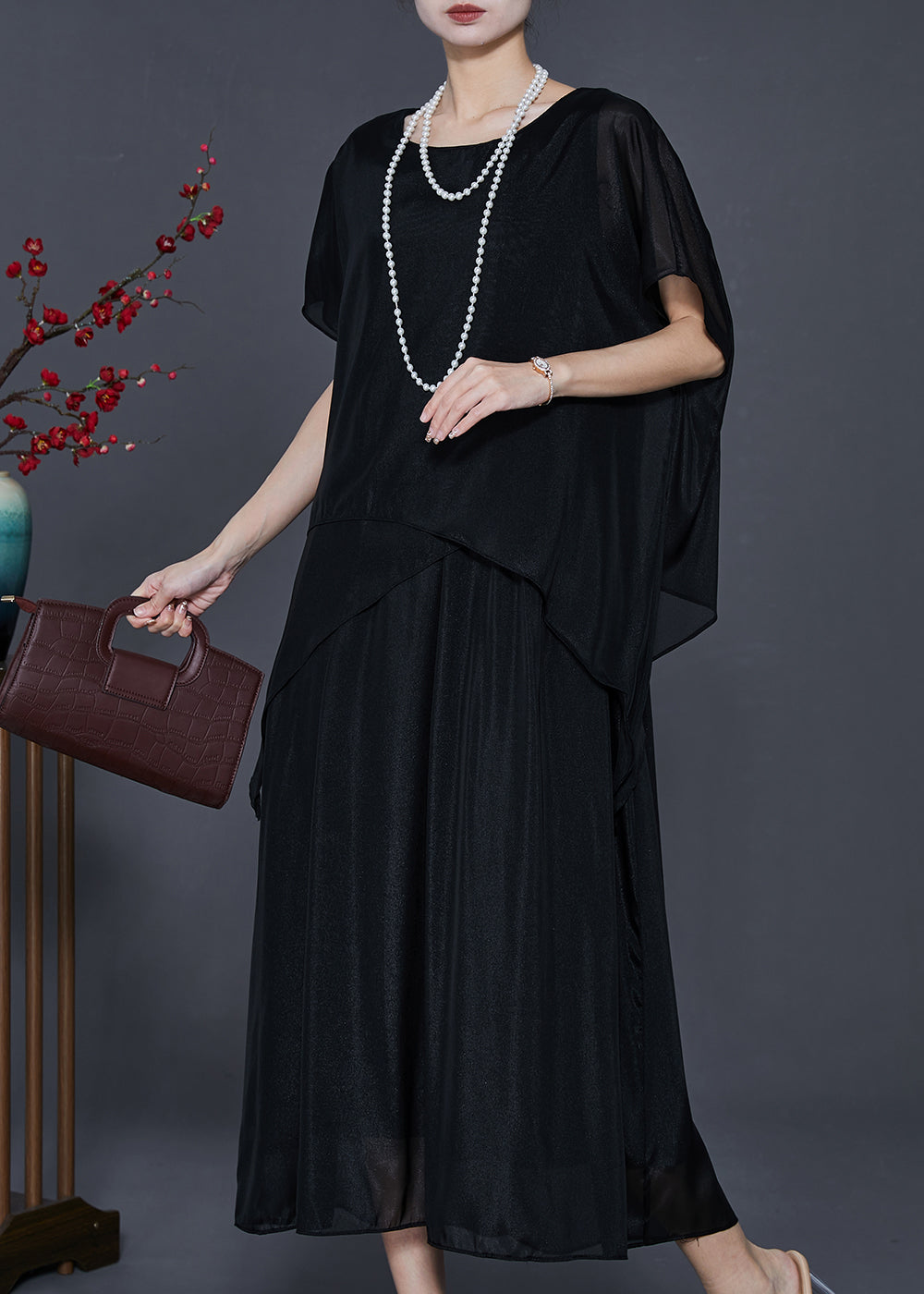 Well Tailored Dress with a Graceful Silhouette