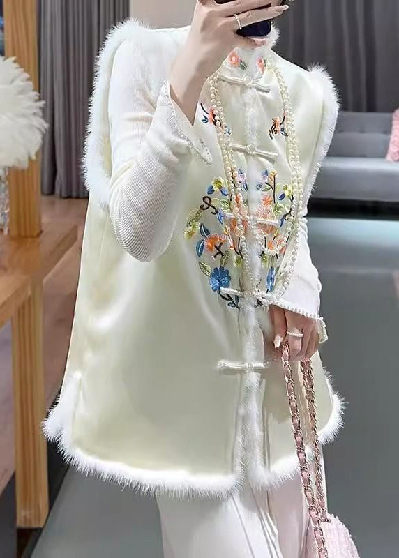 Effortlessly Elegant Coat with a Timeless Design