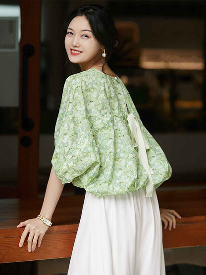 Beautifully Finished Blouse in a Timeless Design