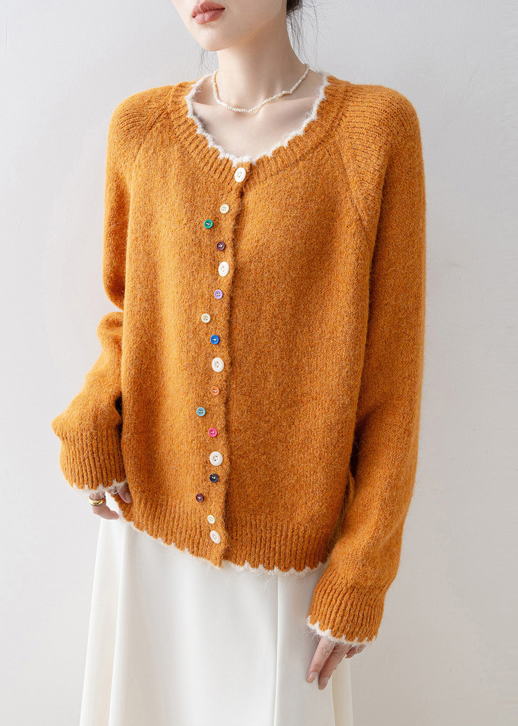 Effortlessly Elegant Cardigan with a Timeless Design