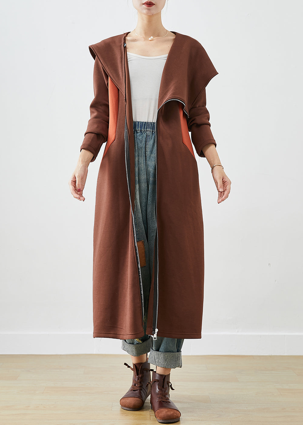 Well Tailored Coat with a Graceful Silhouette