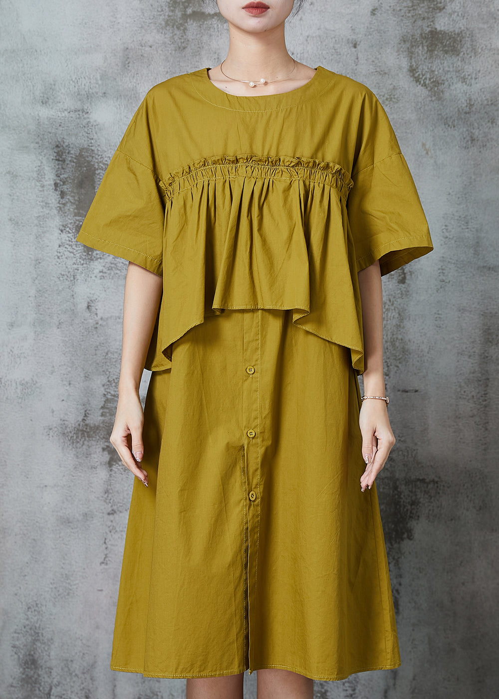 Beautifully Finished Dress in a Timeless Design