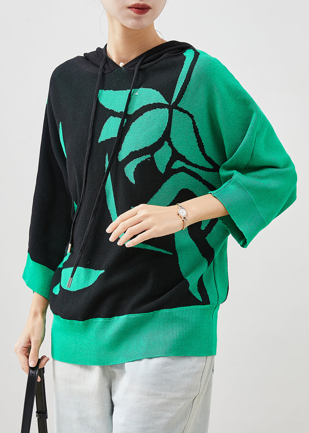Gracefully Styled Pullover for Any Occasion
