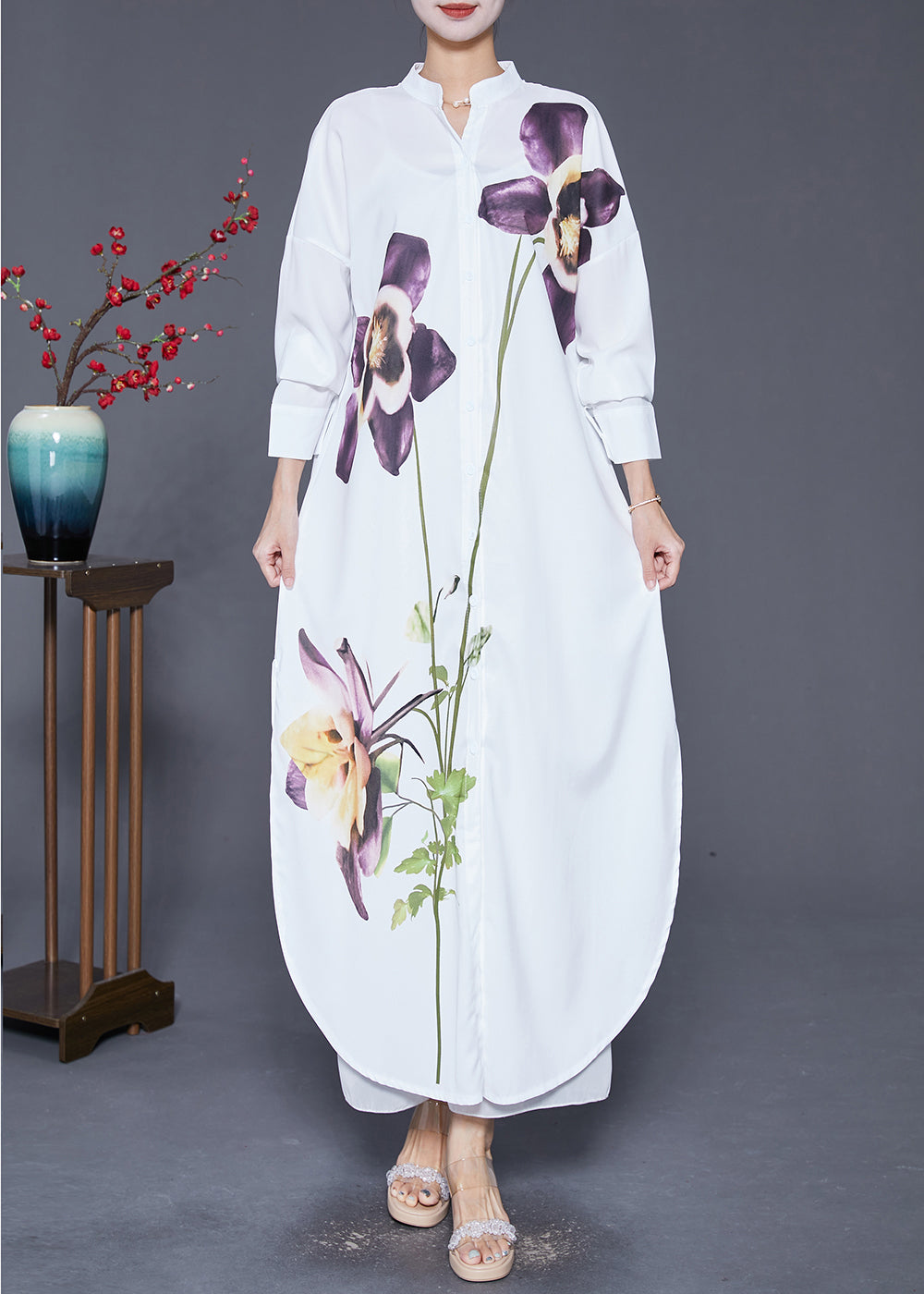 Beautifully Finished Dress in a Timeless Design