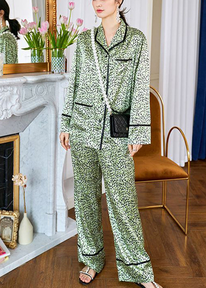 Casually Elegant Garment with a Refined Edge