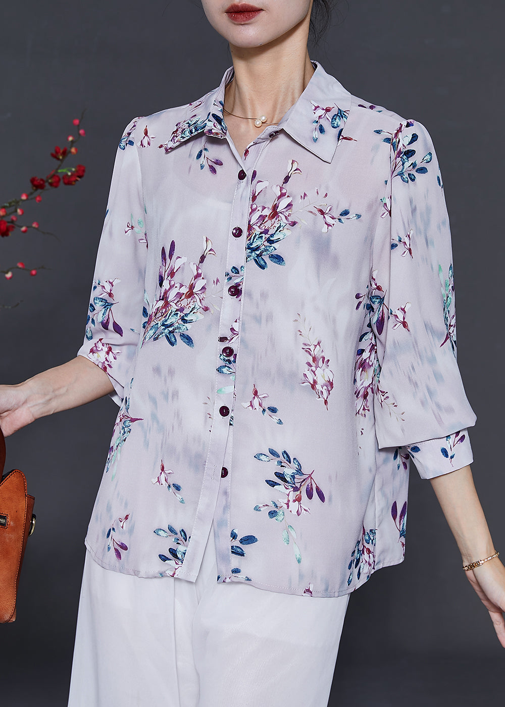 Effortlessly Elegant Top with a Timeless Design