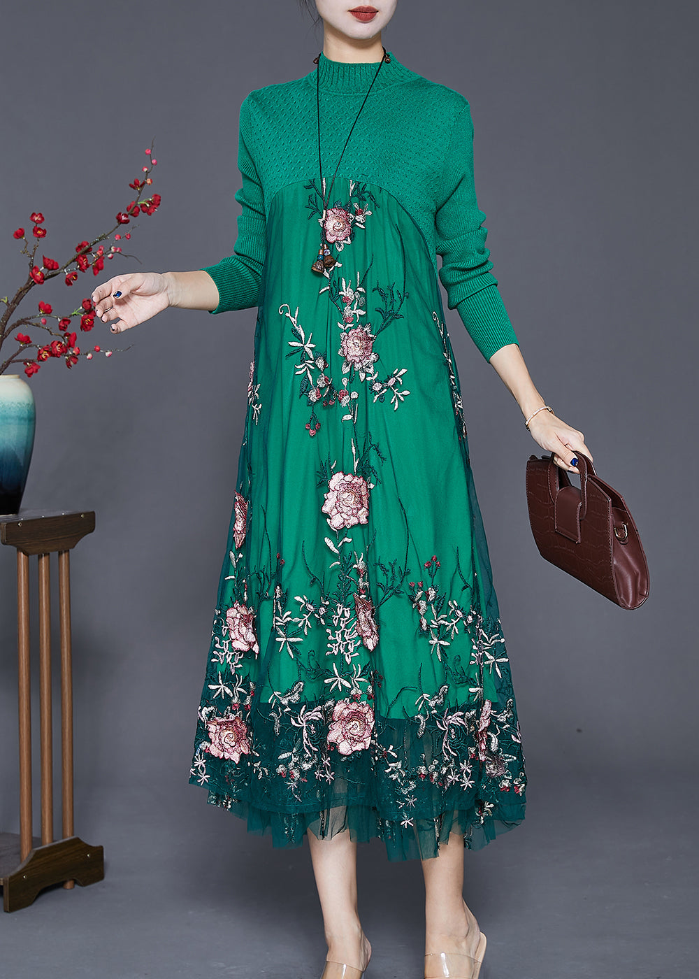 Beautifully Finished Dress in a Timeless Design