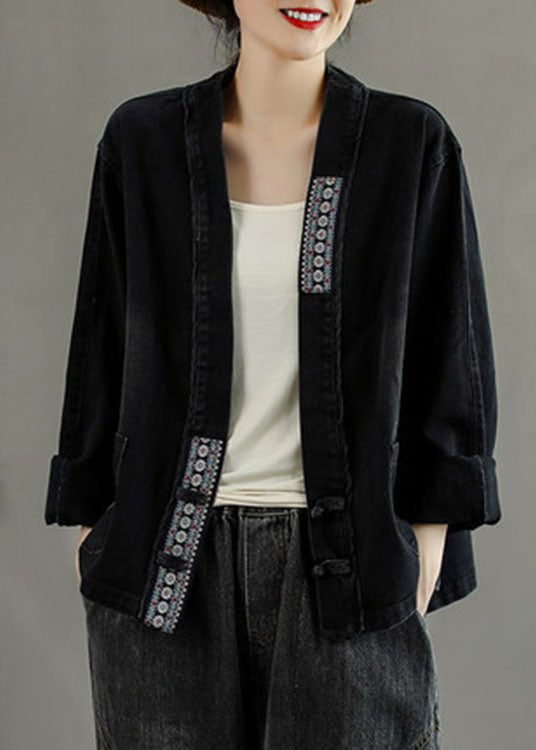 Elegantly Styled Coat for Everyday Wear
