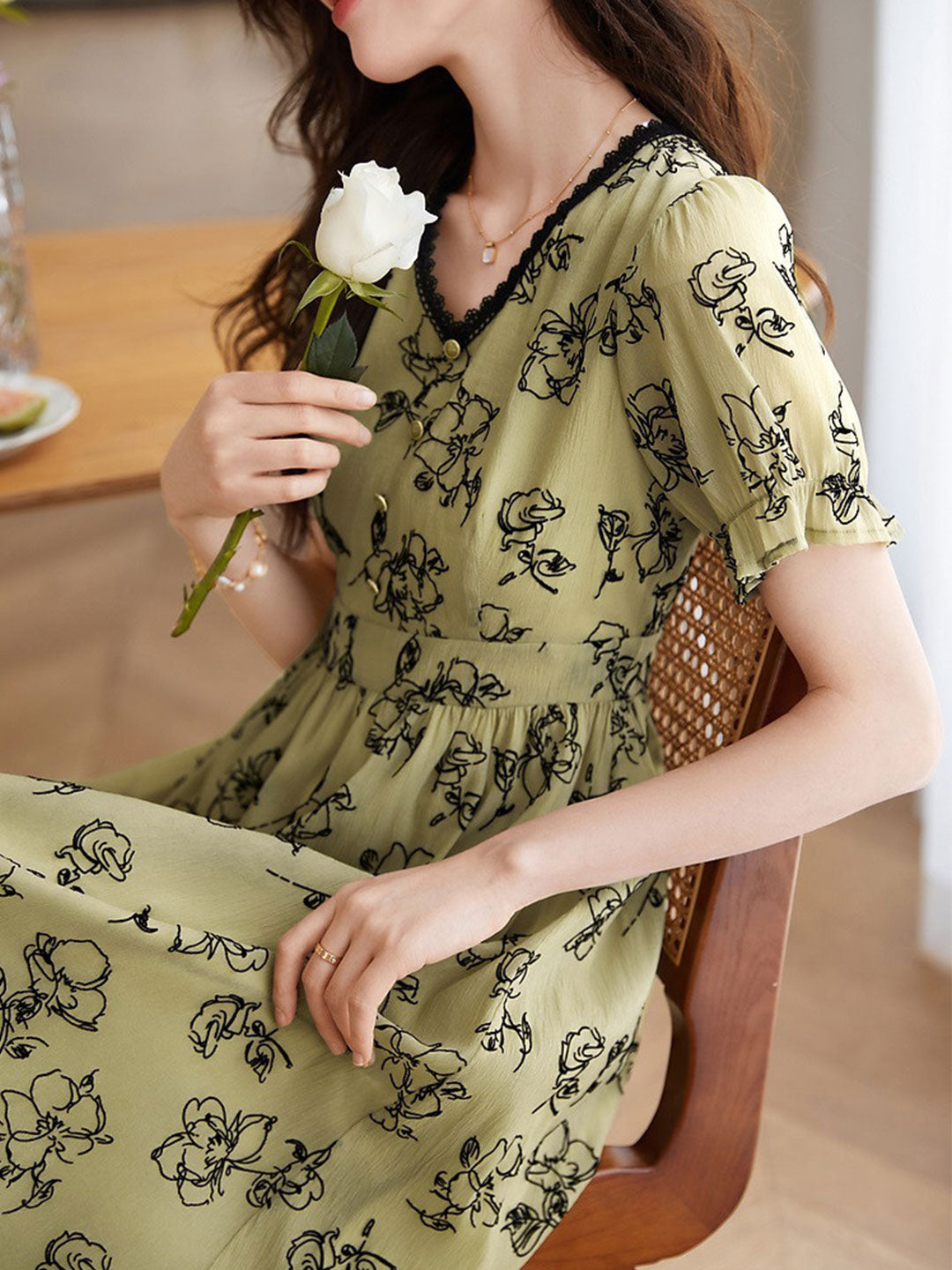 Gracefully Styled Dress for Any Occasion