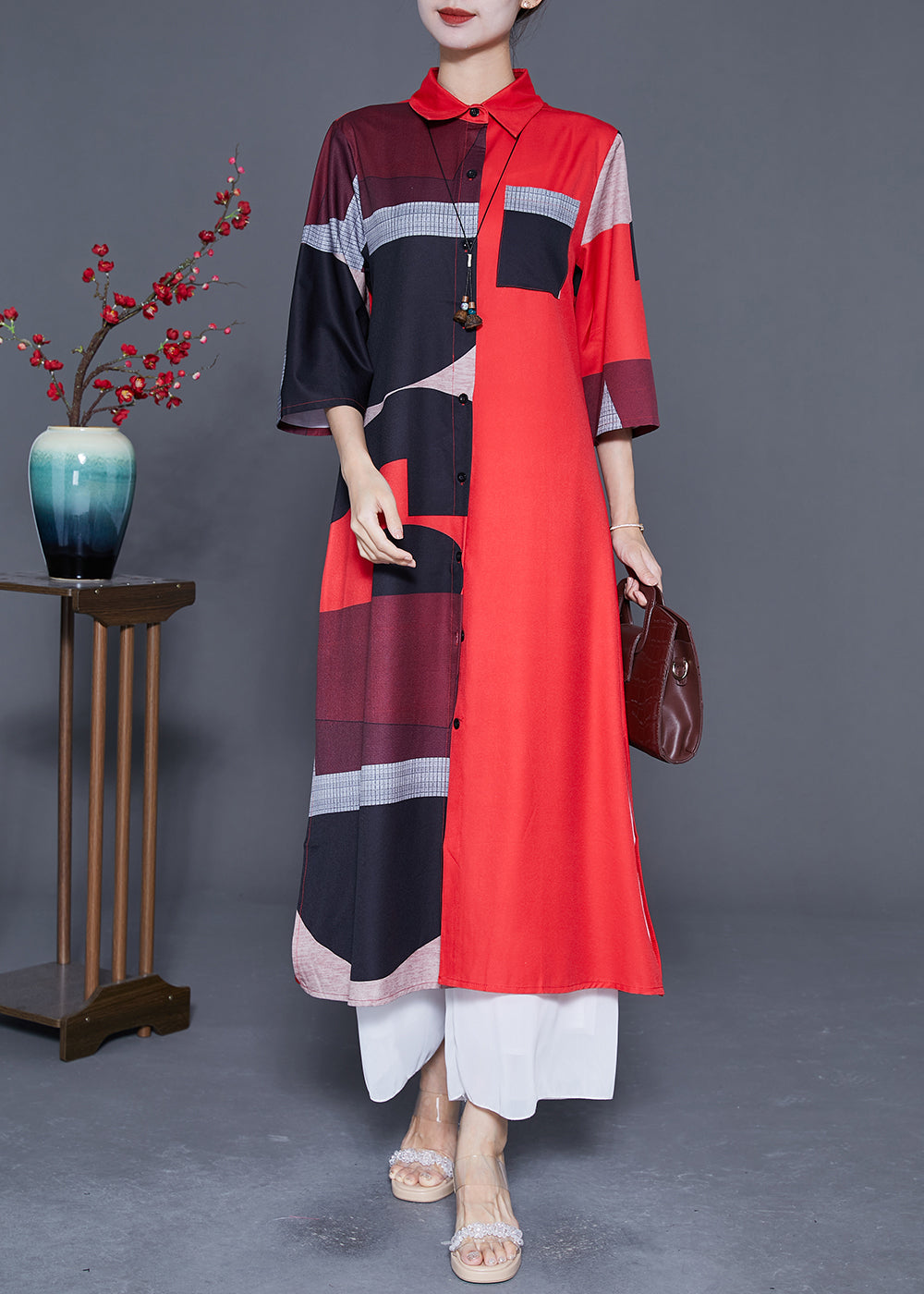 Effortlessly Elegant Dress with a Timeless Design